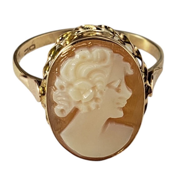 14 Karat Yellow Gold Cameo Ring Size 5.75 #20578 - Picture 2 of 8